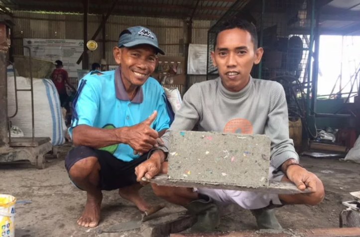 Di Tangan Syamsul, Sampah Anorganik 