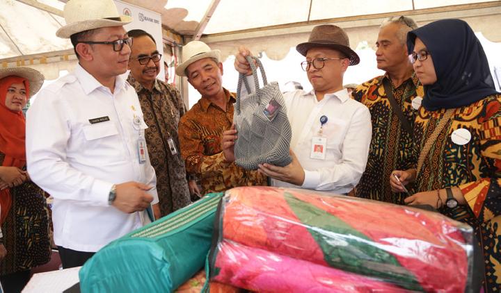 Kembangkan Ekonomi Desa, BUMDes Rambah Ranah Digital