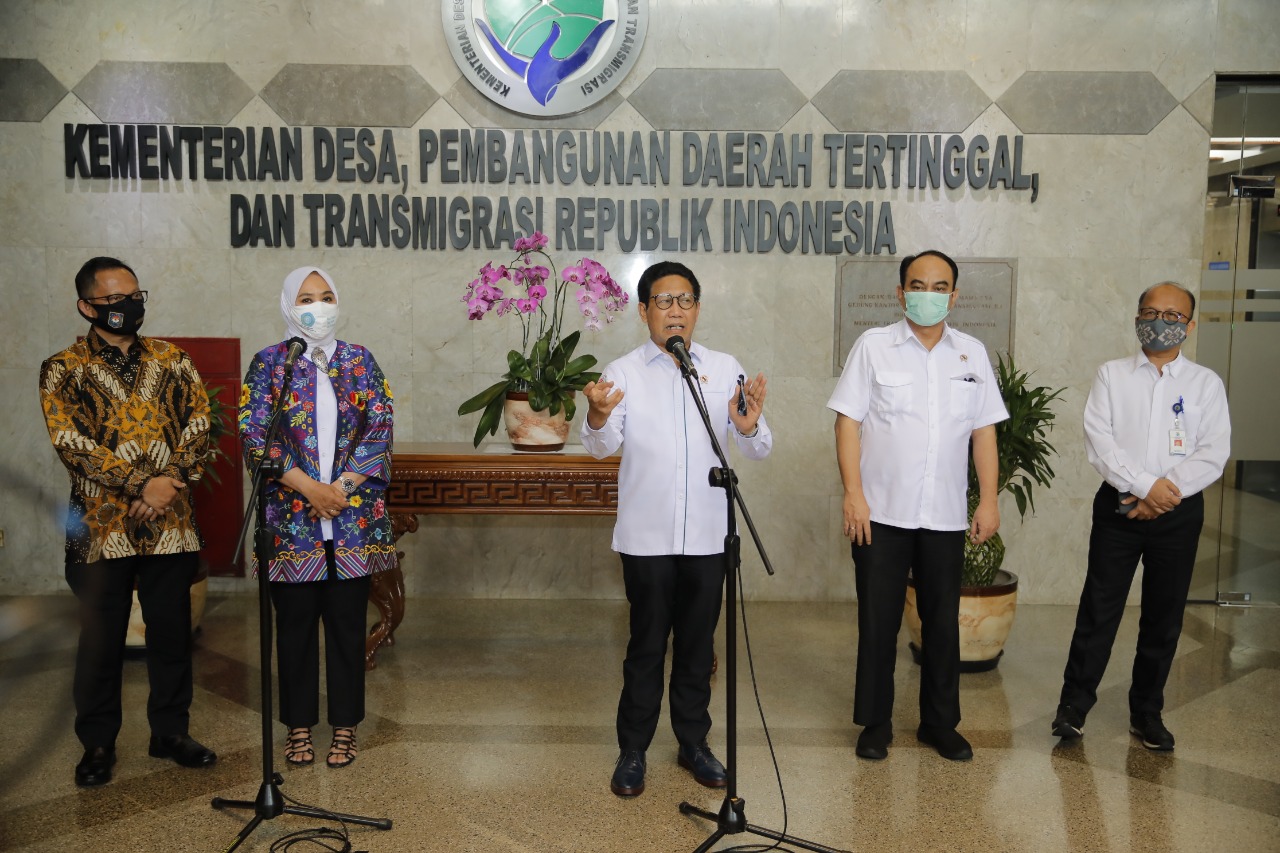 Kemendes Siap Dukung PKK Sosialisasi Penggunaan Masker di Desa