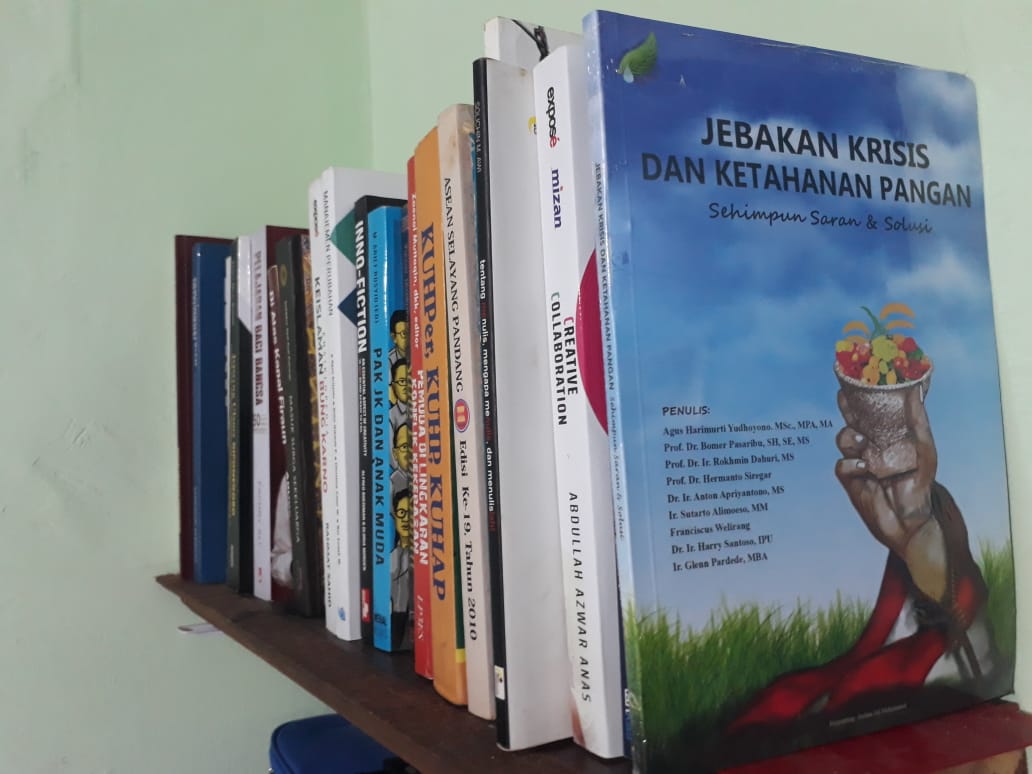 Buku Jebakan Krisis dan Ketahanan Pangan Sarana Donasi ke Dompet Patani Peduli
