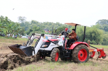 Bantuan Alsintan Tiba di Pulang Pisau, Kementan Garap Food Estate Sebagai Cadangan Logistik Strategi