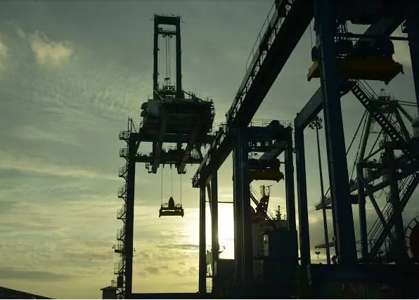  Kemenko Marves Tinjau Sarana dan Prasarana Pelabuhan Perikanan di Sulsel