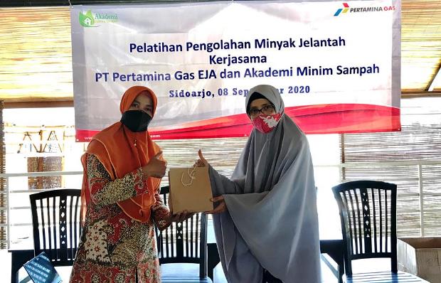 Kreatif, Warga Kampung Ikan Asap Olah Limbah Jelantah Jadi Aneka Produk