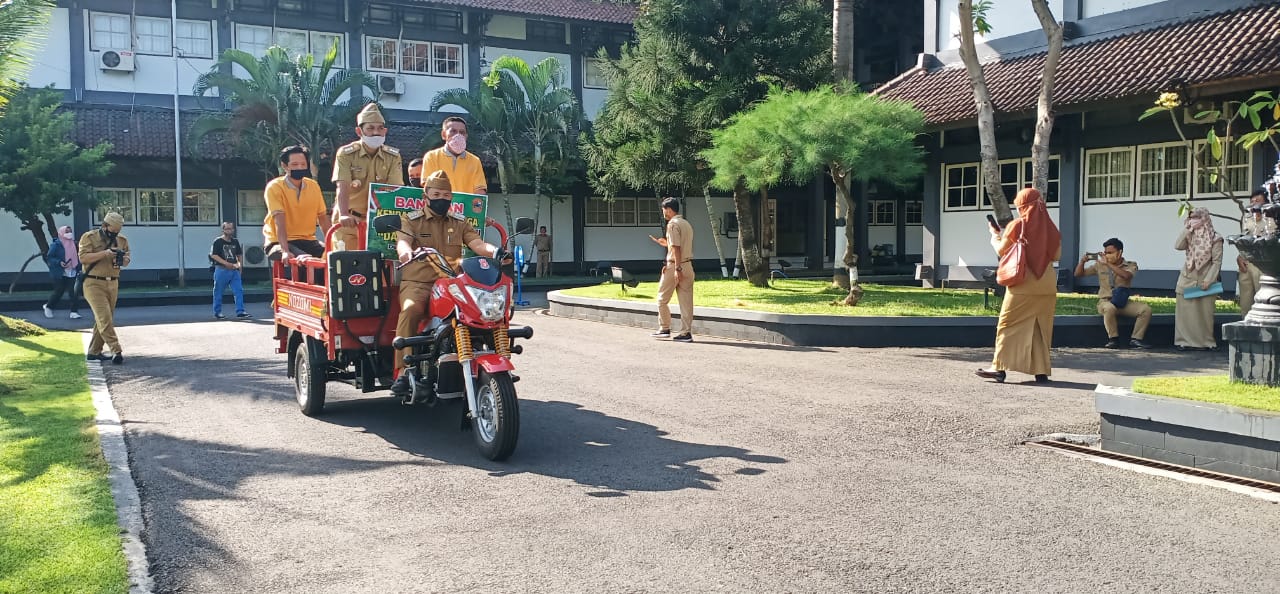 Kelompok Tani Tembakau Karanganyar Dapat Bantuan Kendaraan Operasional