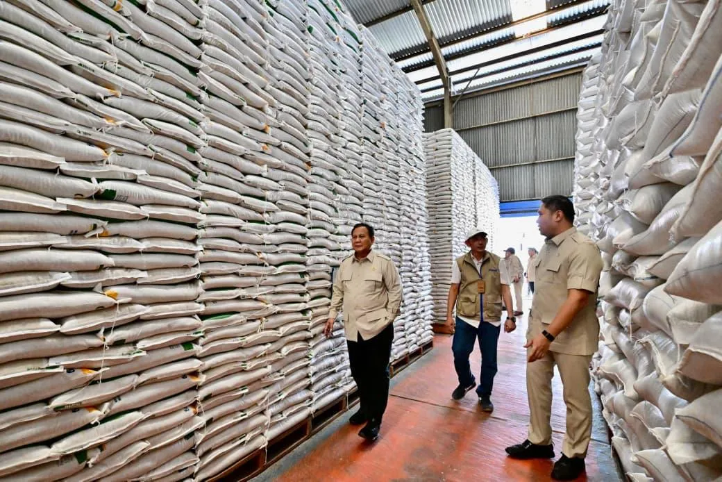 Pastikan Stok Pangan Aman, Presiden Sidak ke Gudang Bulog Danurejo Magelang