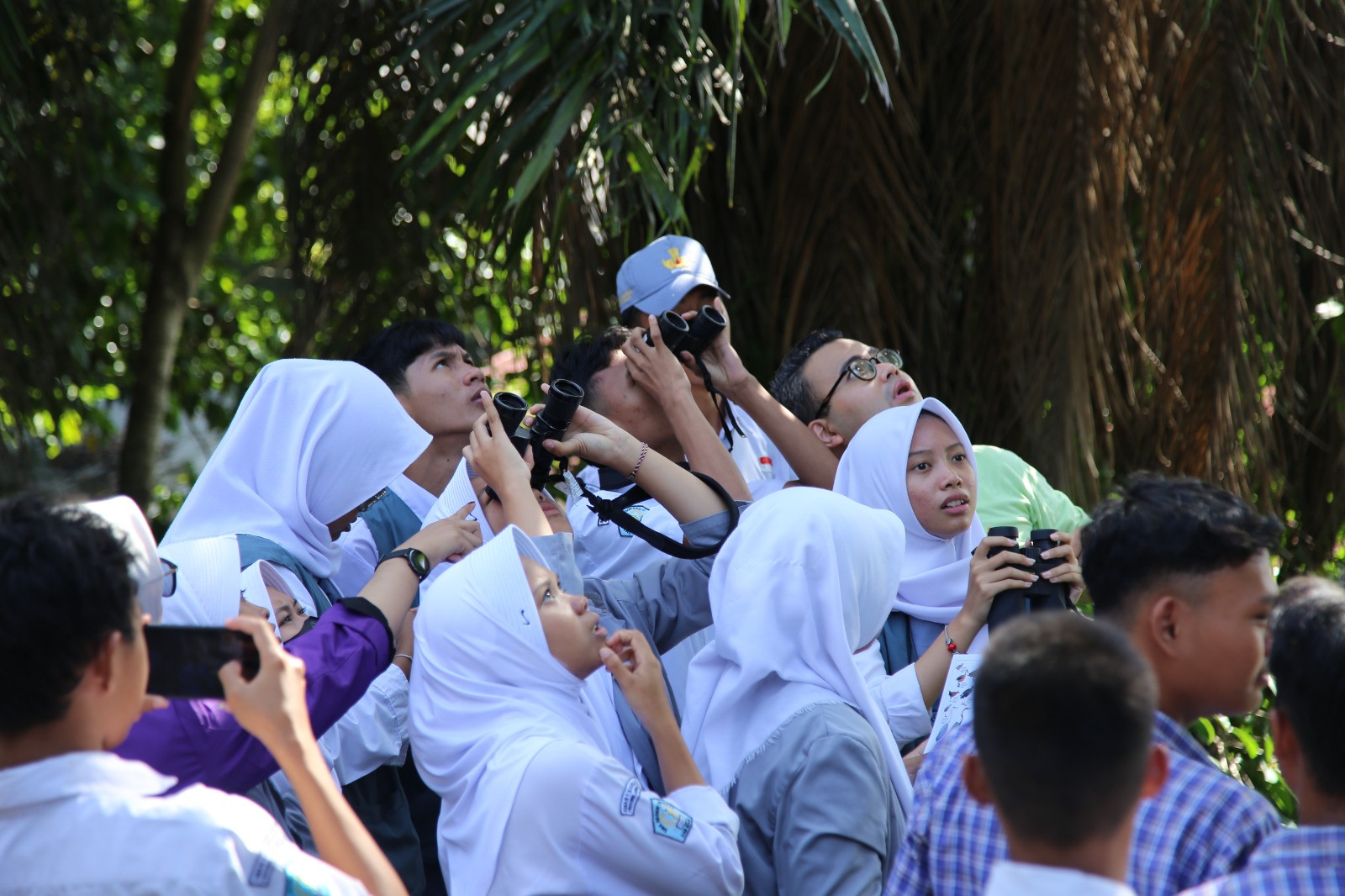 Univ Pakuan-Belantara Foundation Edukasi Siswa Mendata Keanekaragaman Hayati