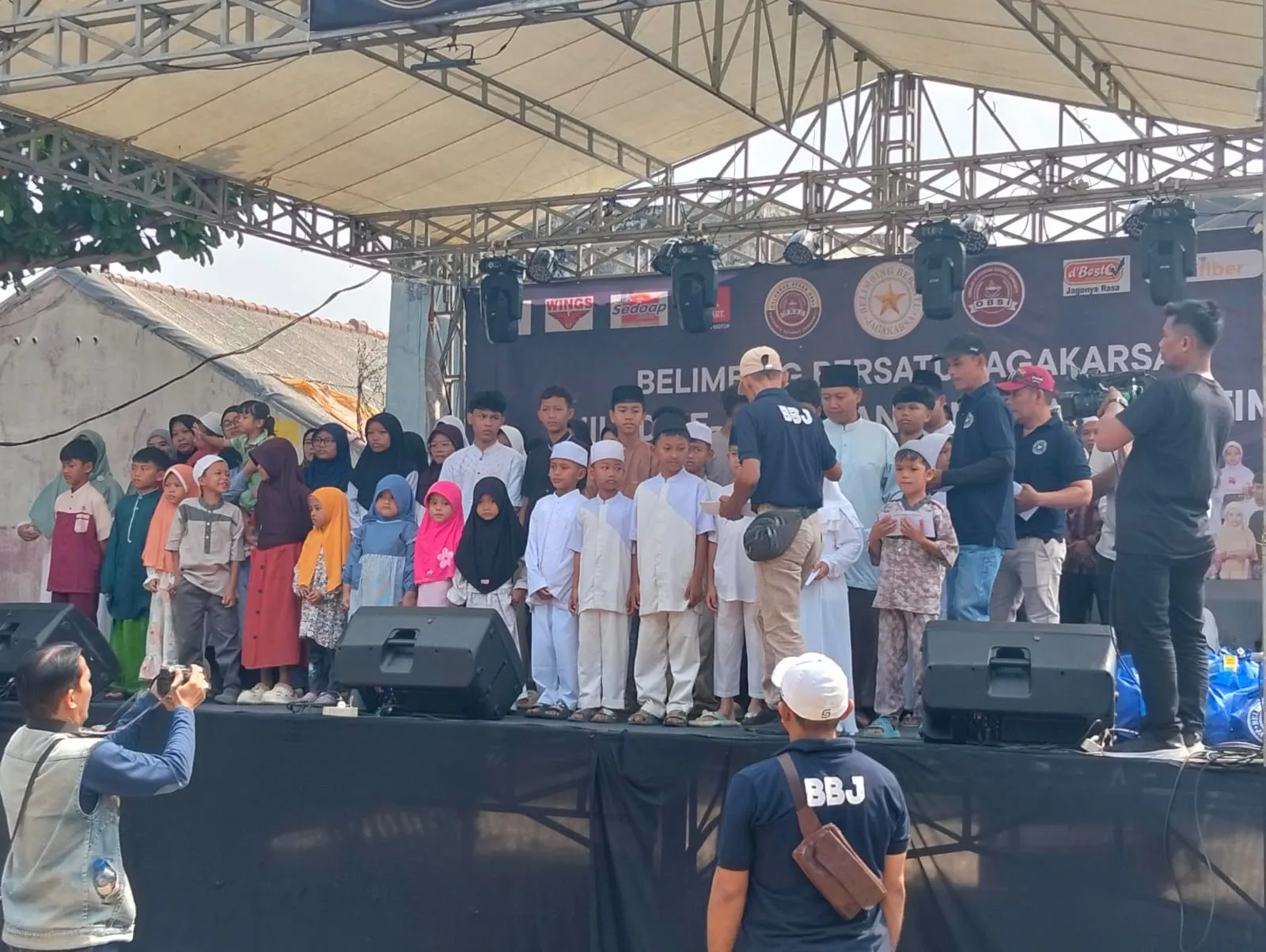 Berita Terkini: Disupport OBSI, 55 Anak Yatim Menerima Santunan di Perayaan Milad ke-4 Komunitas BBJ
