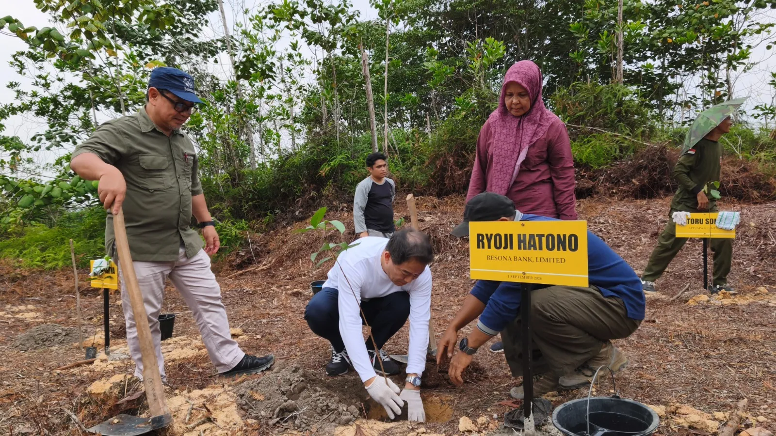 Berita Terkini: Belantara Foundation dan Resona Bank Ltd, Jepang Kembali Menanam Bibit Pohon Langka di Tahura SSH