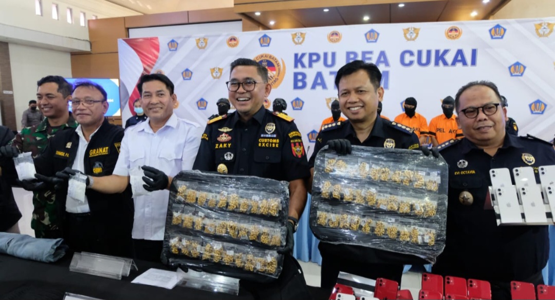 Bea Cukai Batam Gulung Sindikat Penyelundupan Narkoba, Emas, dan Handphone