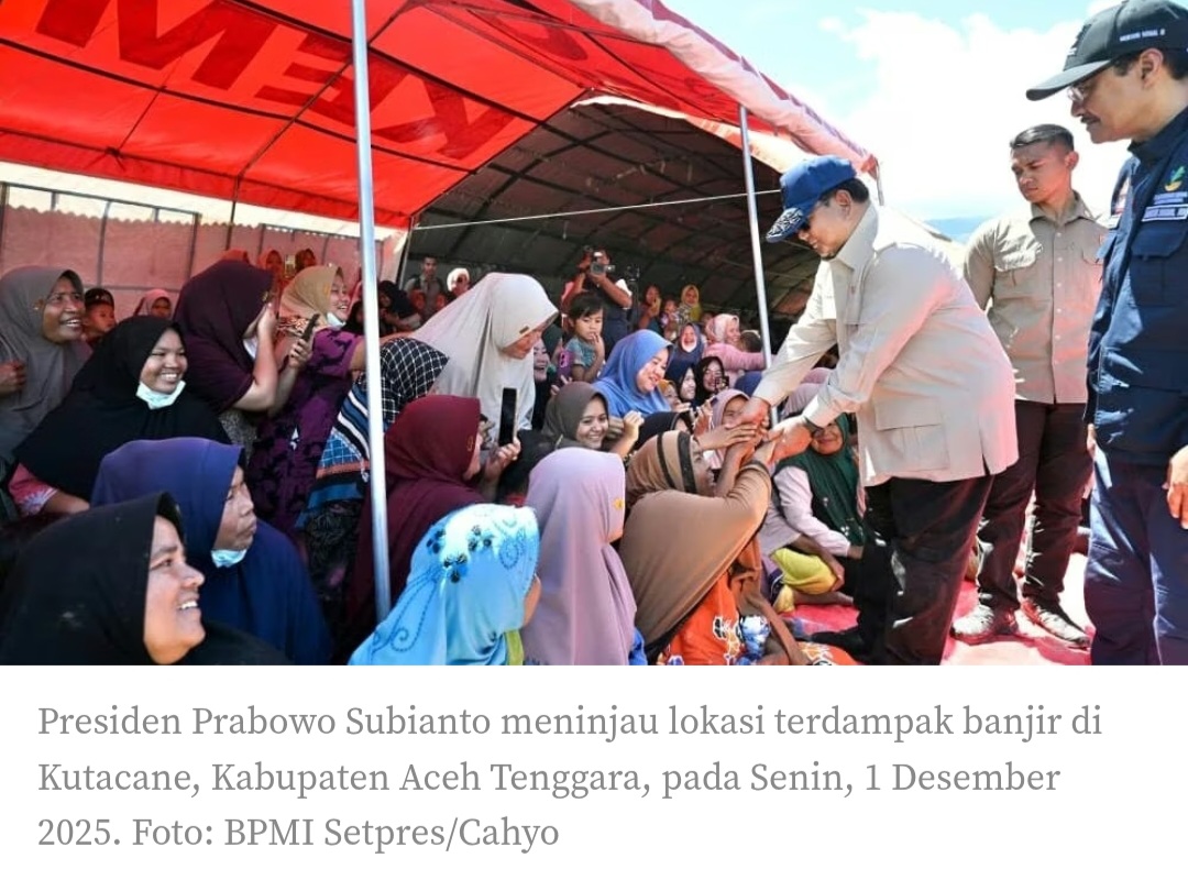Sapa Anak-anak dan Dengarkan Keluhan Warga, Presiden Prabowo Tinjau Posko Pengungsian Banjir di Aceh
