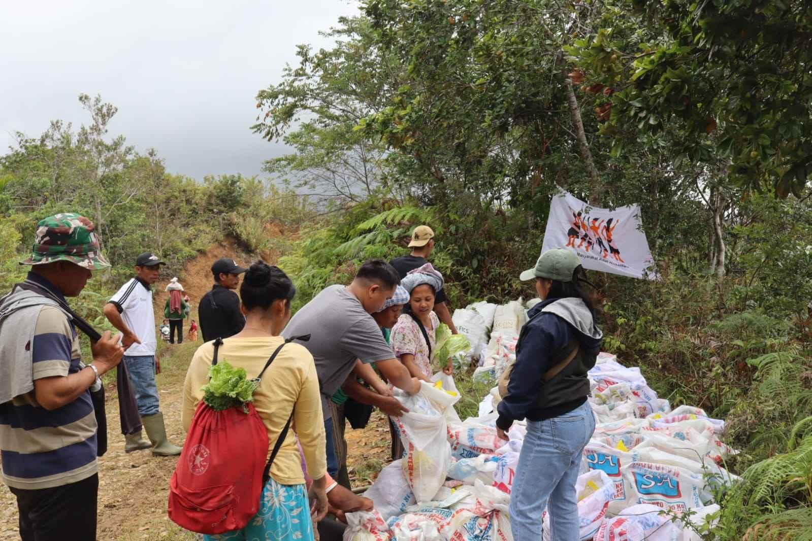Banjir dan Longsor di Sumatera: 12 Komunitas Masyarakat Adat di Tano Batak Terisolir 