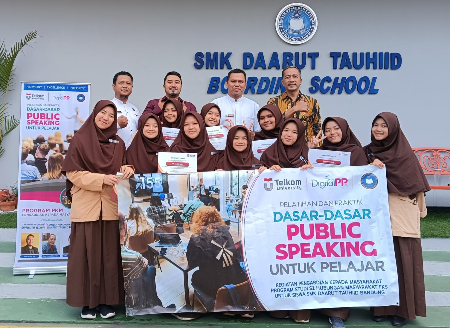 Tel-U dan SMK DT Kolaborasi Cetak Siswa Jadi Public Speaker Andal