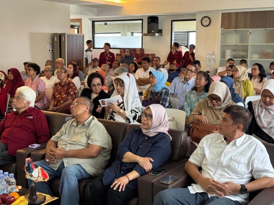 Peduli Kesehatan, Anggota Sevenist Club Periksa Gula Darah dan Gelar Seminar Kesehatan Jantung