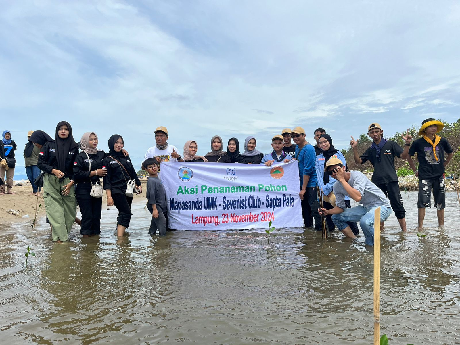 Andai Besok Kiamat, Tanam Pohon Jangan Ditunda!