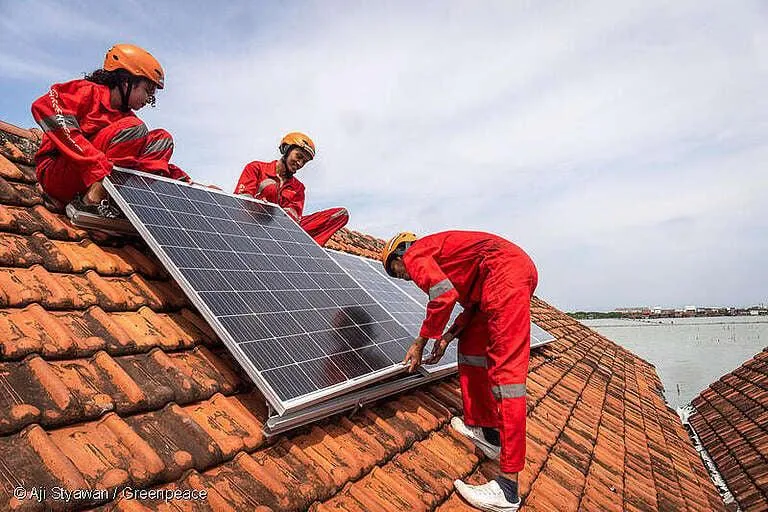Kesiapan Transisi Energi Desa Masih Timpang, Risiko Ketergantungan Energi Fosil Berlanjut