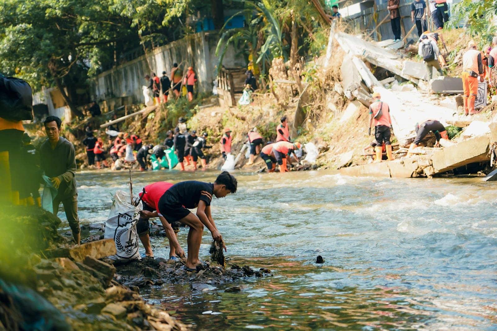 Jadi Pembina Kawasan Sungai Cipinang, MIND ID Komitmen Dukung Pengelolaan Lingkungan Berkelanjutan