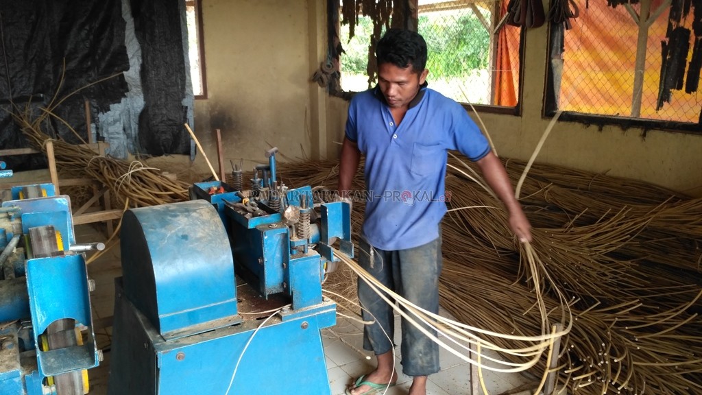 Tingkatkan Ekonomi Melalui Kerajinan 