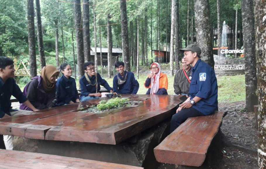 Berwisata Tanaman Herbal di Citamiyang