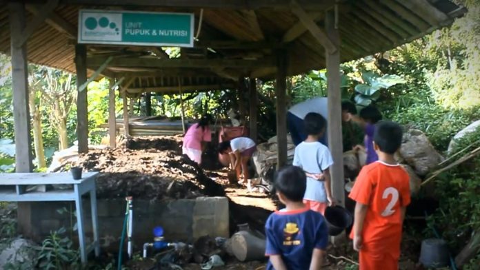 ‘Jangan Sampai Mereka Tak Kenal Lagi Tanah, Cacing Dan Lingkungan Mereka’ 