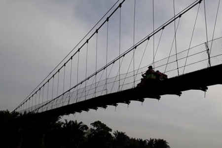 Tahun Ini, Pemerintah Bangun 60 Jembatan Gantung